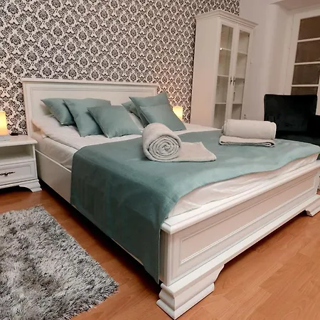 Bloom Διαμέρισμα *